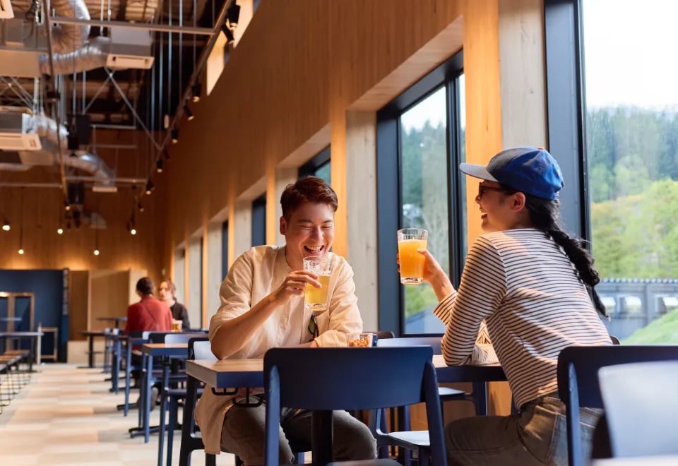 POWDERHOOD RESTAURANT & TAPROOM
